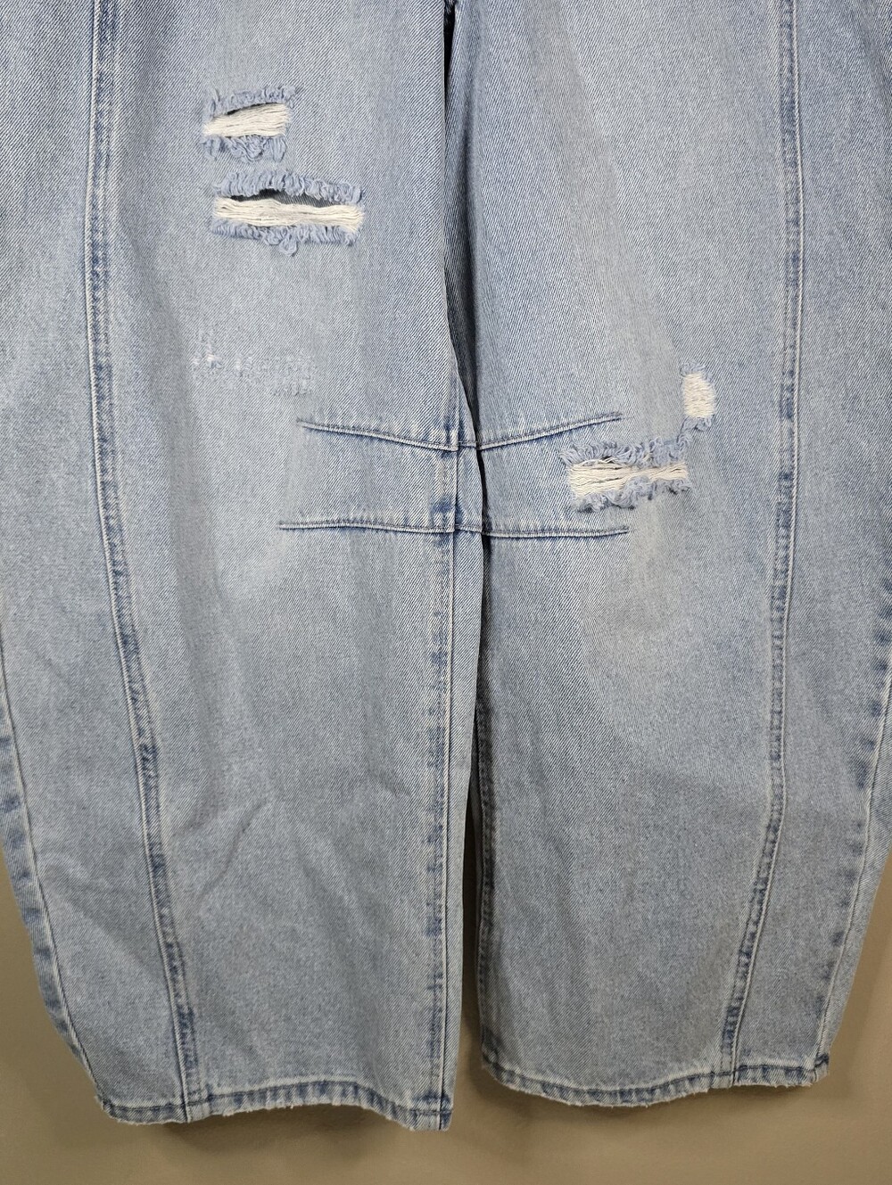 Scoop High-Rise Baggy Ankle Barrel Jeans Distressed Details Light Wash - Picture 5 of 14